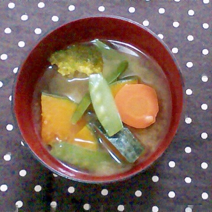 緑黄色野菜ＤＥお味噌汁